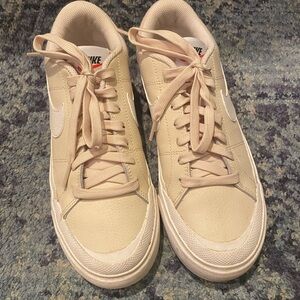 Nike women’s court legacy lift platform sneaker